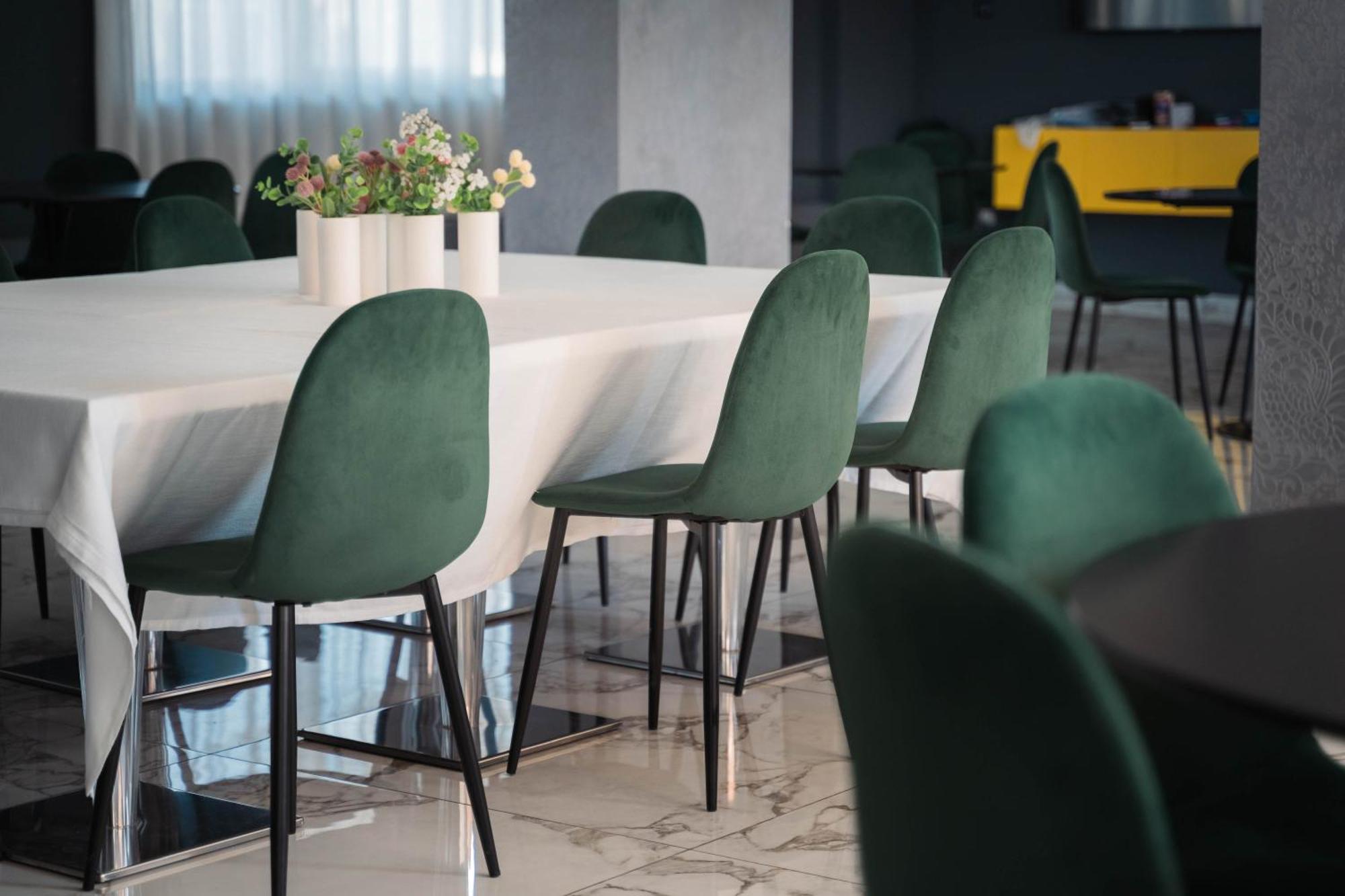 Kairos Hotel Monterusciello Esterno foto